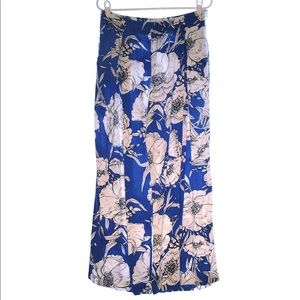 Lucy & Laurel Floral pants Size 8